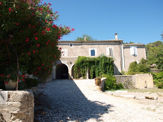 gite cottage nimes swimming pool rental